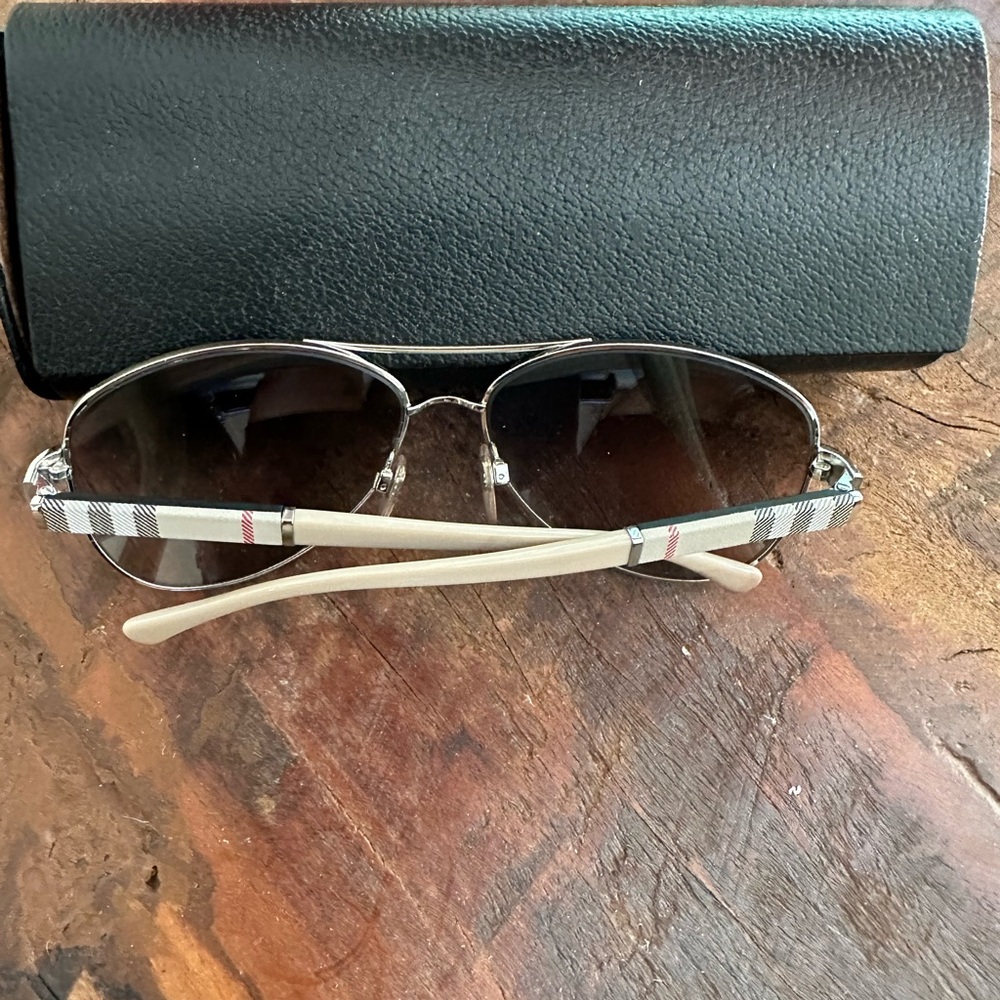 Burberry aviator sunglasses. Slightly used - Picture 3 of 6